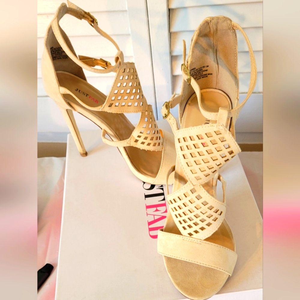 JustFab Cream heels, 7.5